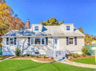 1044 Harding St, Uniondale, NY 11553