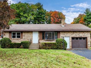 11 Melissa Ct, Albany, NY 12205