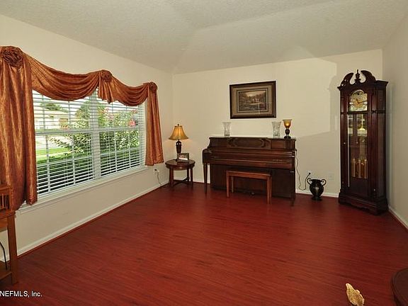 5th image of 611 Martin Lakes Dr E