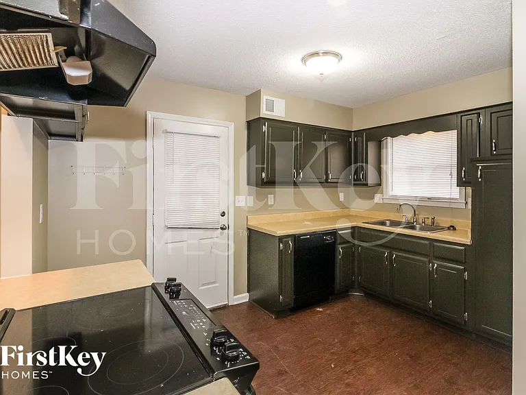 7196 Butterfly Dr — Photo 8