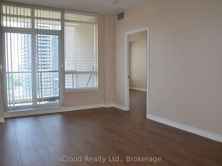 388 Prince Of Wales Dr #1610 — Photo 23