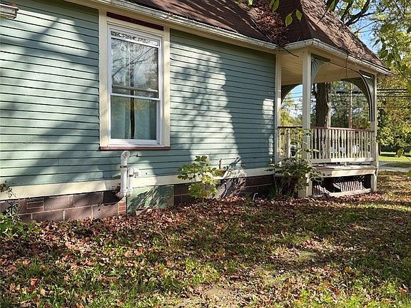 4th image of 1389 N Ellsworth Ave