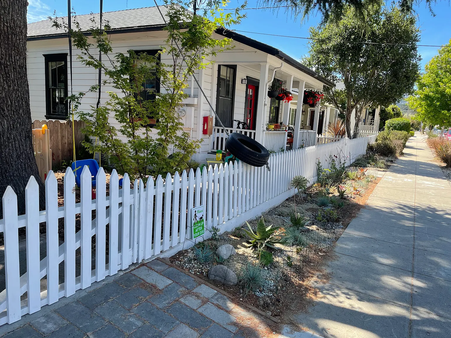 3 bed, 1100 sqft, $1,200 — Photo 2