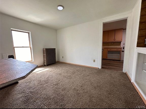 5th image of 104 Franklin St