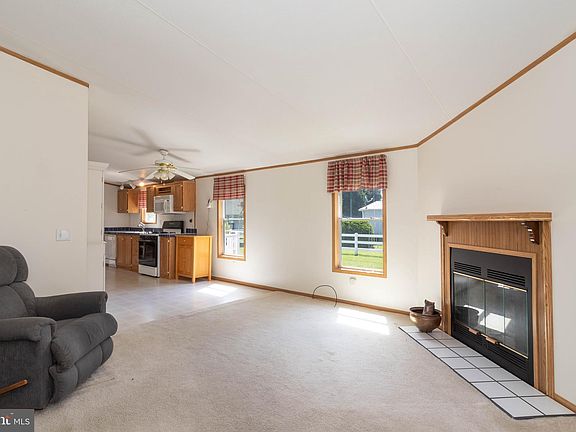 4th image of 27522 Bristol Ct