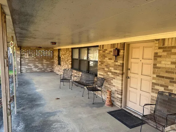 206 McMahan Dr, Hot Springs, AR 71913