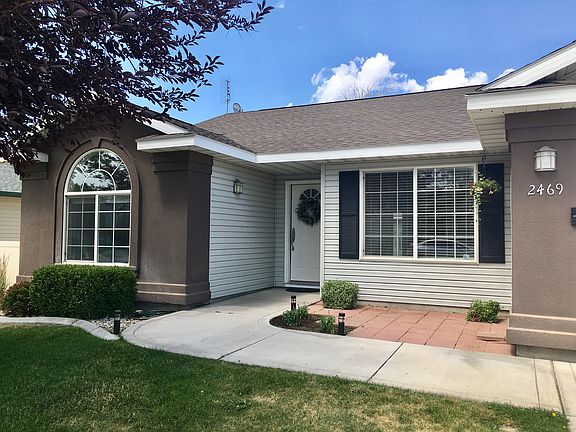 2nd image of 2469 Paintbrush Dr
