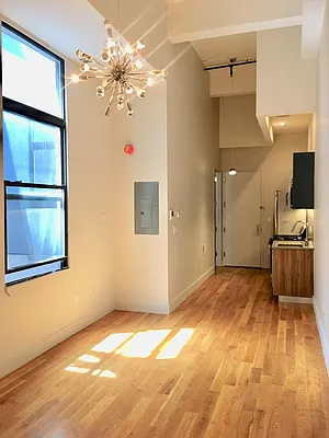 Rented by Manhattan Management LLC | media 34