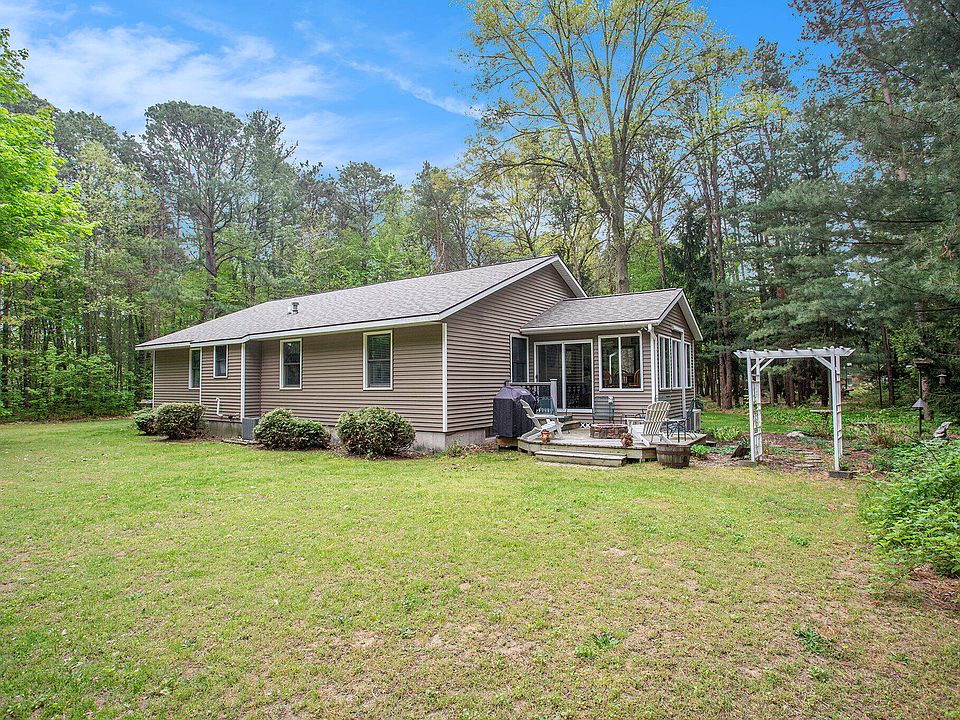 11513 Taylor St, West Olive, MI 49460 Zillow