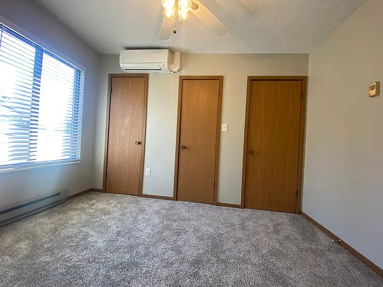 162 E Hillview Dr — Photo 10