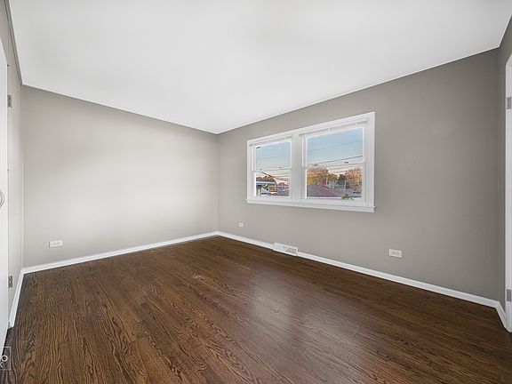 4th image of 293 Madison Ave