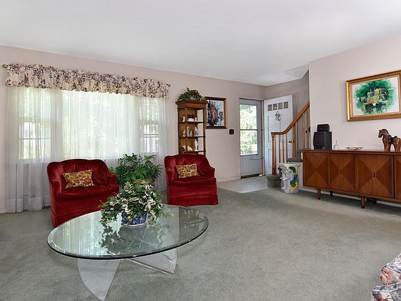 2nd image of 3 Bevers St