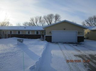 1429 16th Ave N, Wahpeton, ND 58075