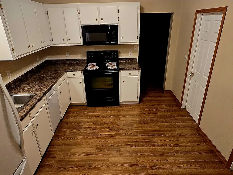 801 S 4th St — Photo 5