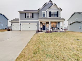 5692 Grosbeak Dr, Greenwood, IN 46143