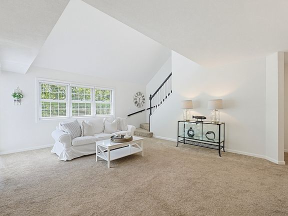 3rd image of 16 Valiant Way Unit 16