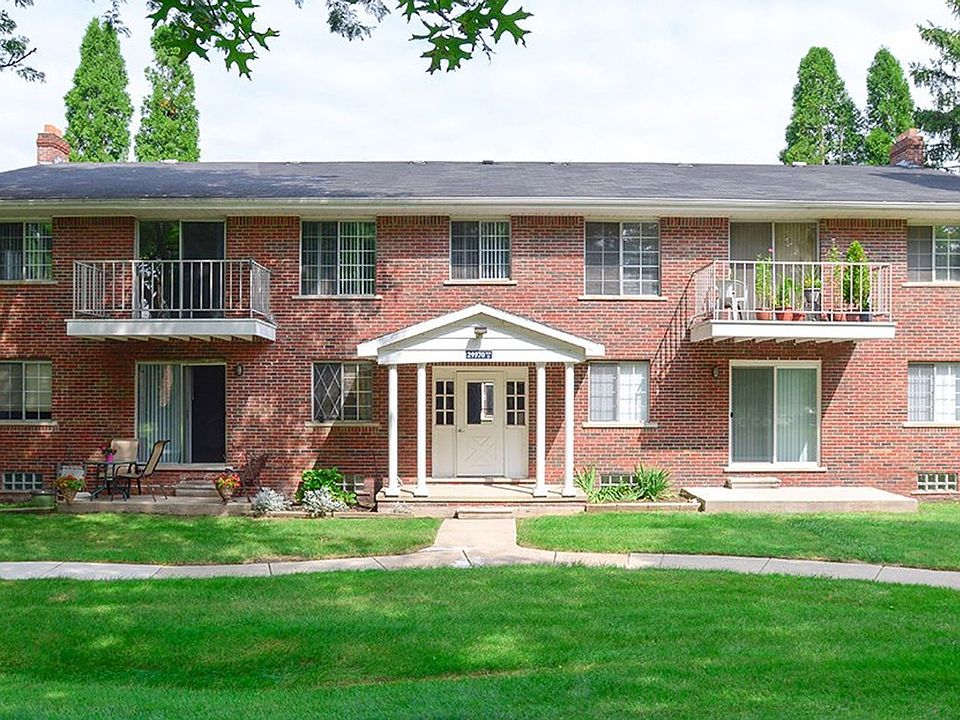 30040 Kingsbridge Dr, photo 2