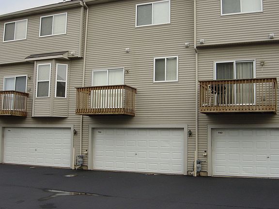 3rd image of 752 Cherry Creek Dr