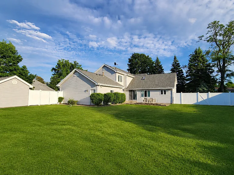 Expansive back yard