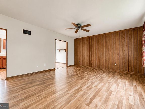 3rd image of 34 Allen Dr