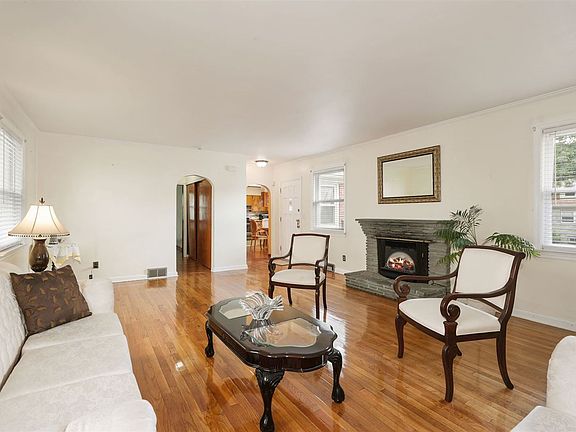3rd image of 277 Brighton Ave