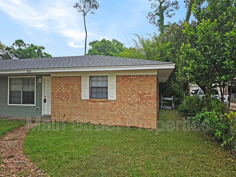 7816 Sabra Dr — Photo 1