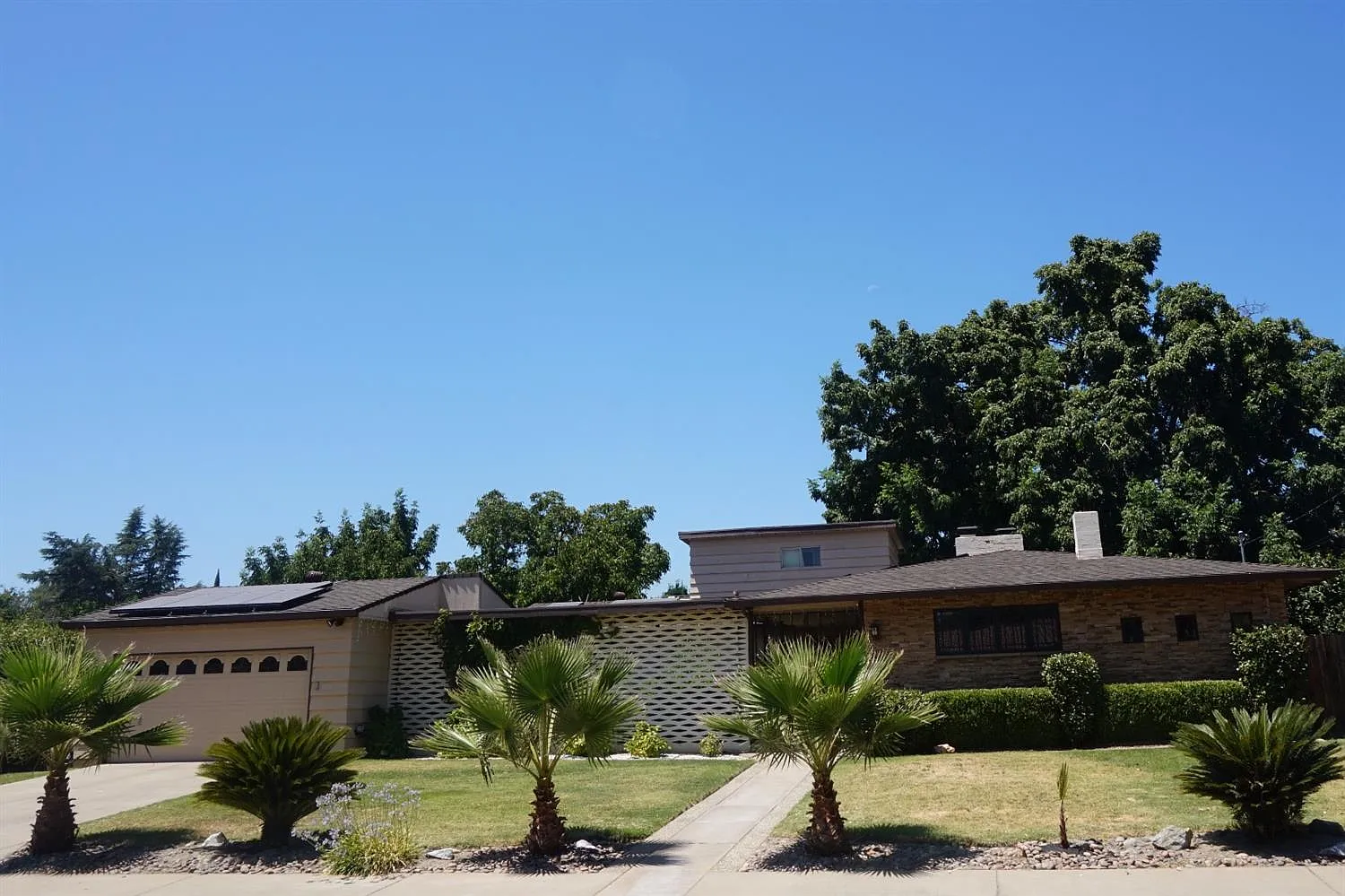 1223 Hillcrest Ave photo 1