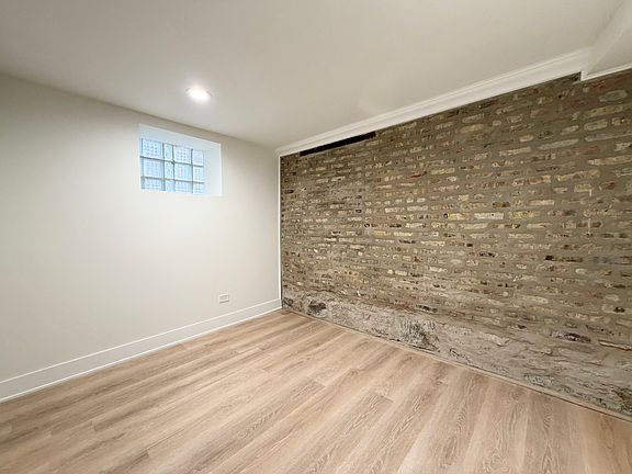 4th image of 2349 W Grenshaw St #G