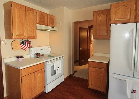 5th image of 1755 E Yale Ave