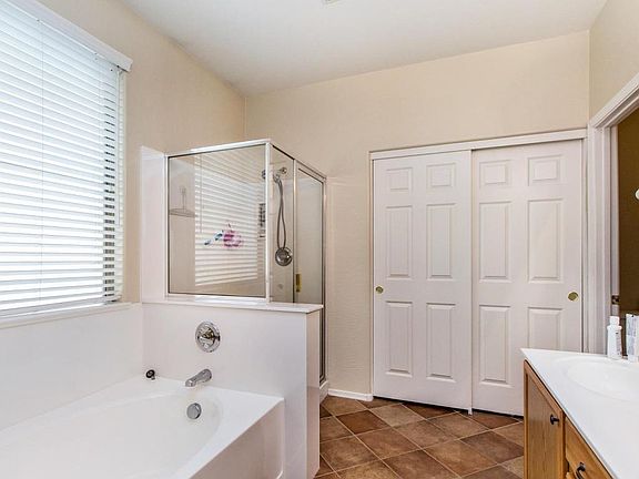 3rd image of 1547 E Viola Dr