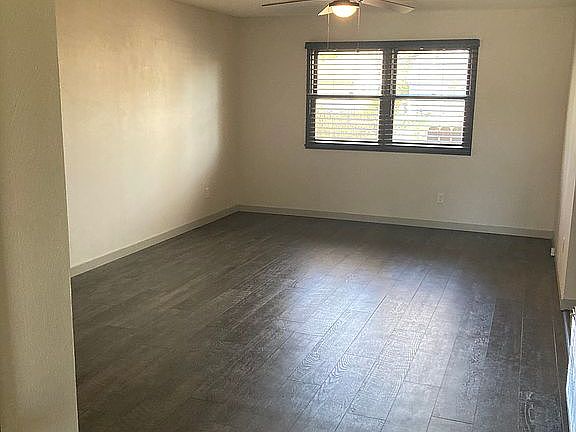 5th image of 907 Coral Dr
