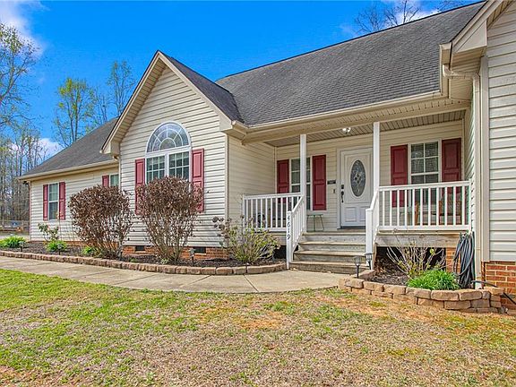 3rd image of 4619 Plantation Manor Dr