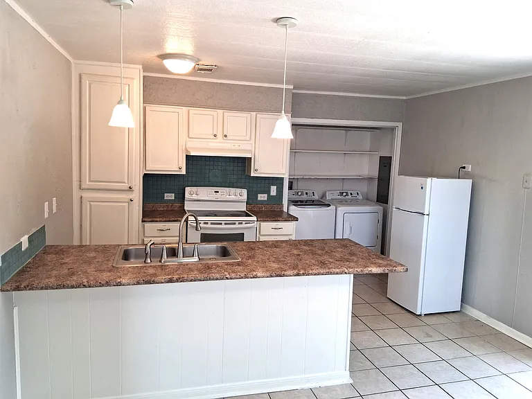 Kitchen (1)