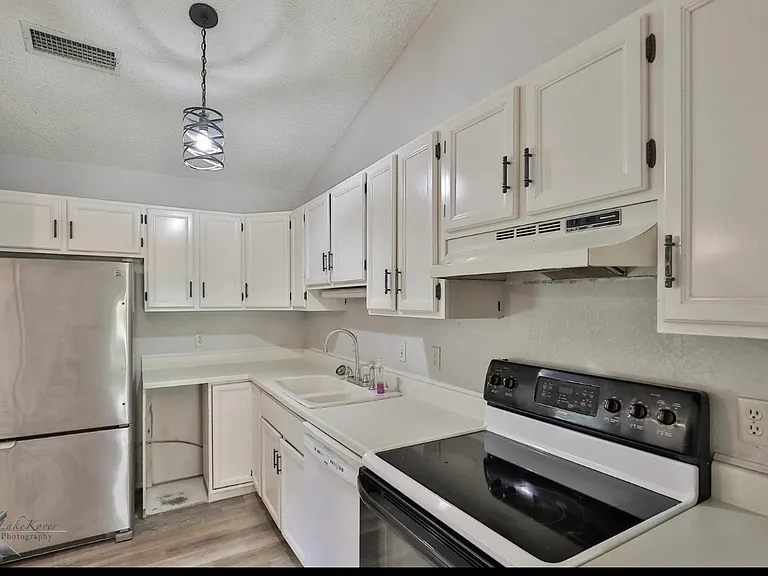 6001 Michael Ct — Photo 8