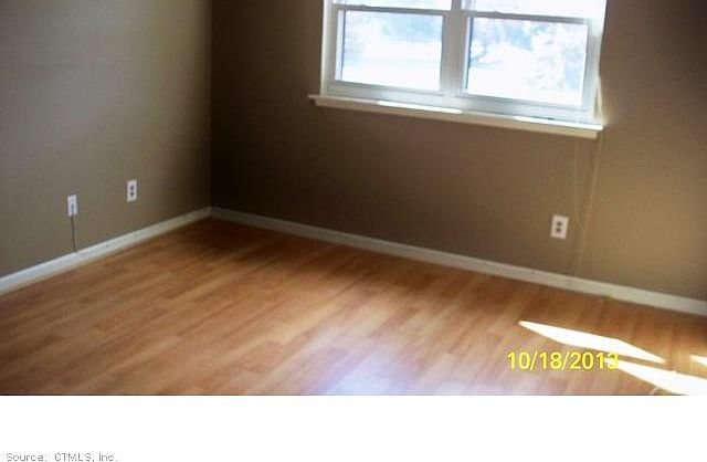 2nd image of 1604 Twin Circle Dr