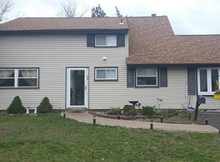 39 Pinetree Rd, Old Bridge, NJ 08857