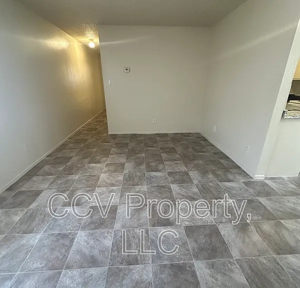 2600 E Mesquite Ave #4 — Photo 4