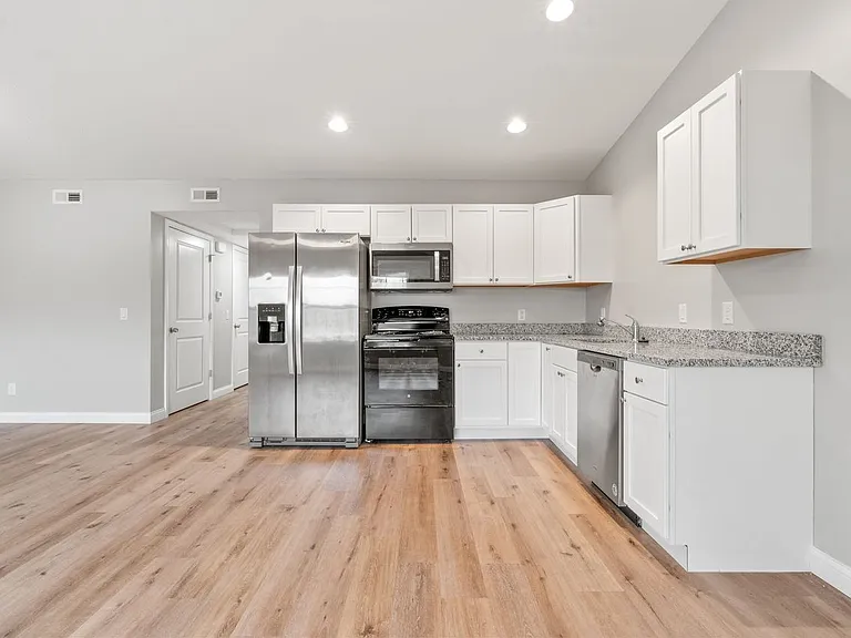 5113 Devils Glen Rd #217 — Photo 5