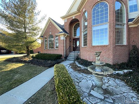 4th image of 63959 Inverness Dr
