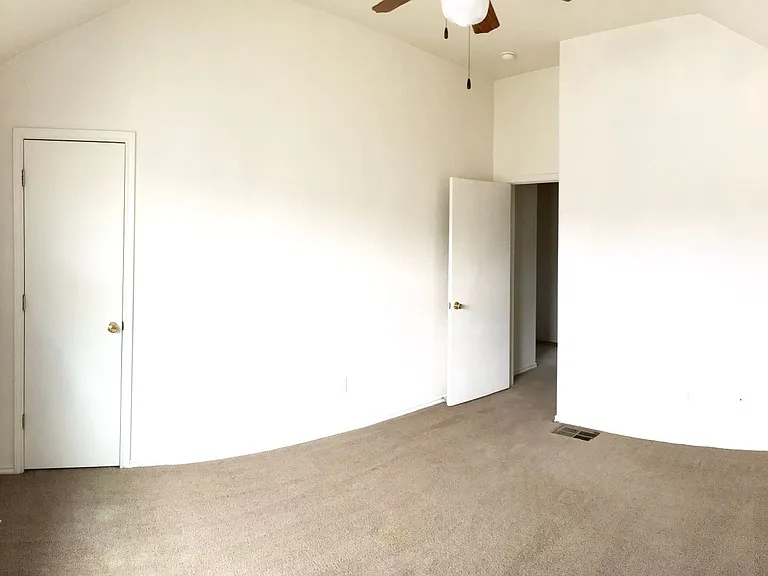 1905 Monte Carlo Ln — Photo 14