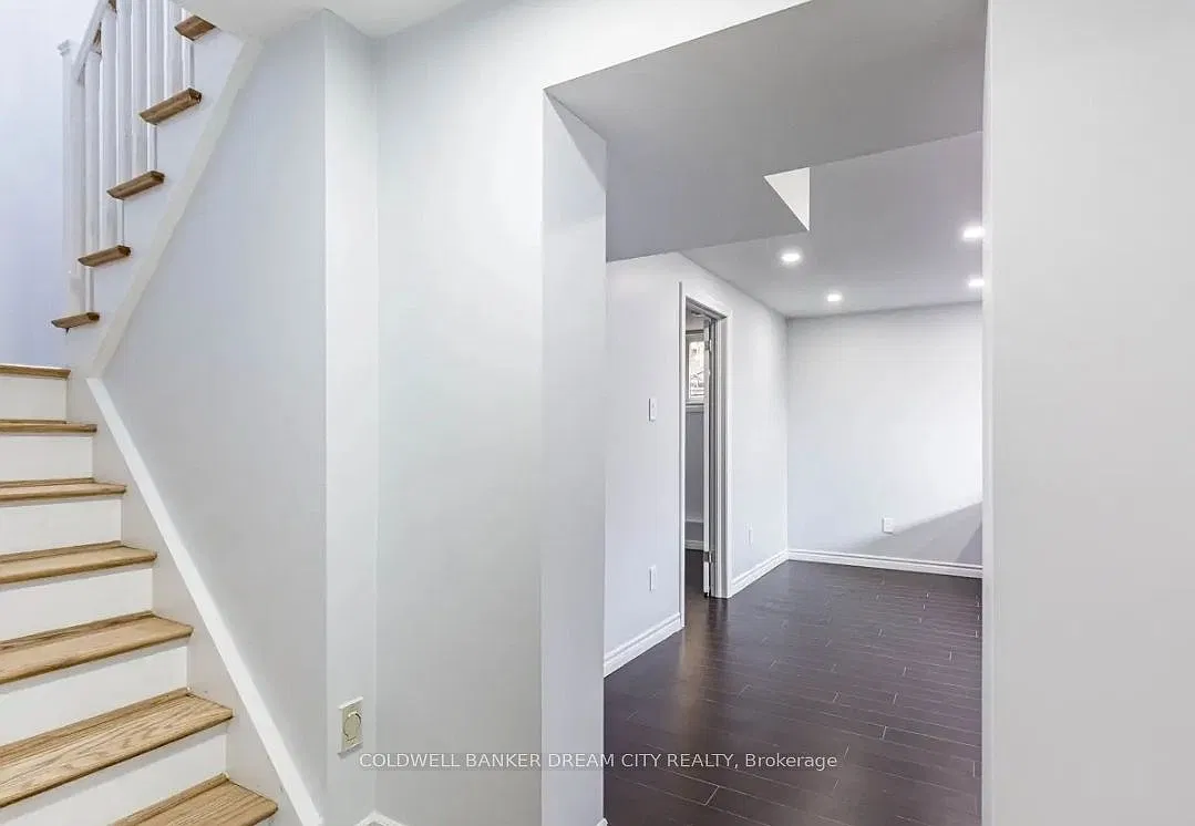 4 bed, $2,400 — Photo 3