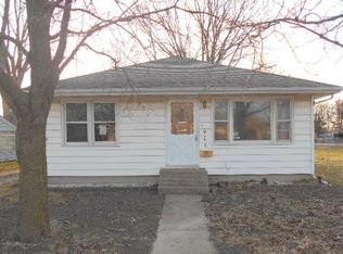 906 Bell St, Pontiac, IL 61764