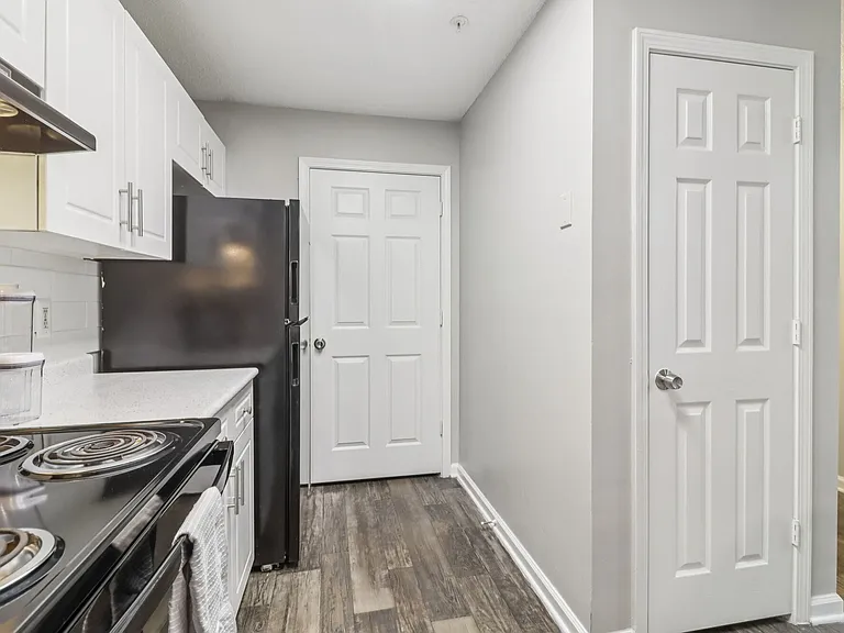 Walden Brook Apartments — Photo 10