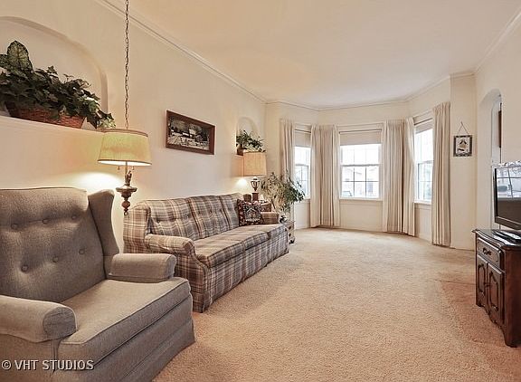 2nd image of 5542 W Warwick Ave
