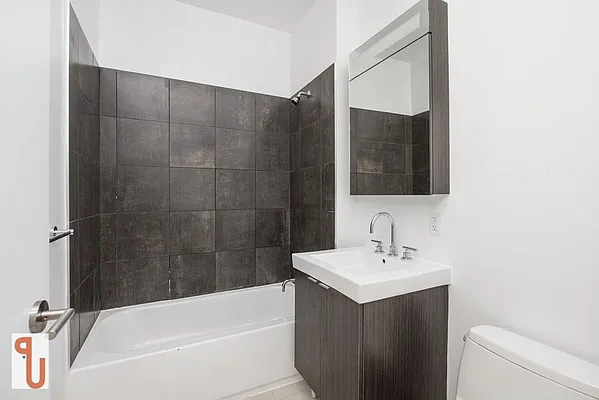 Rented by Up Real Estate Advisors LLC | media 16