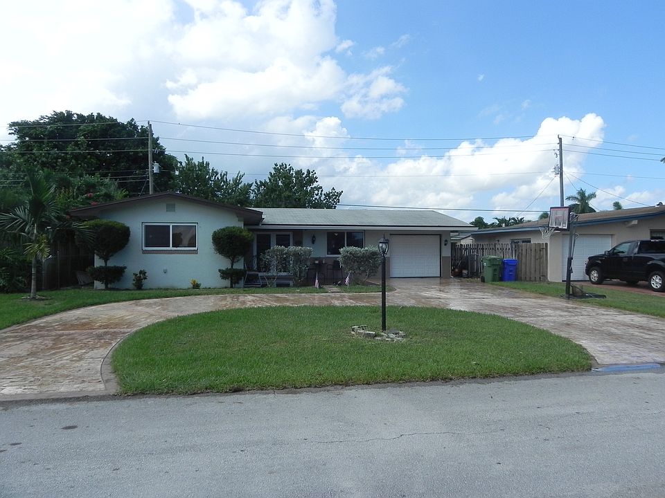 8321 NW 15 CT, Pembroke Pine