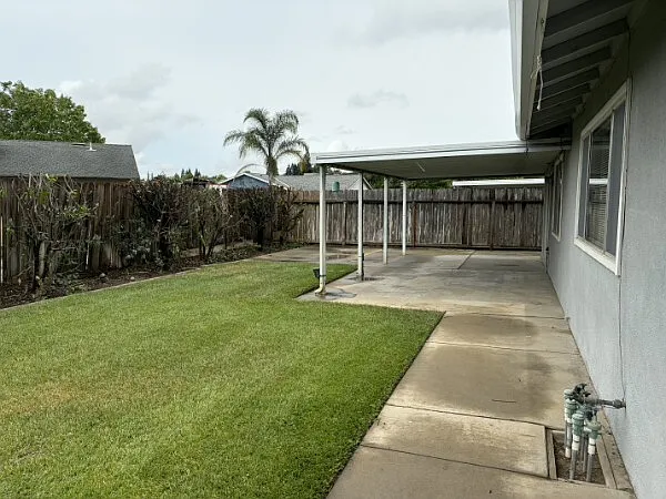 Kathleen Ave — Photo 6