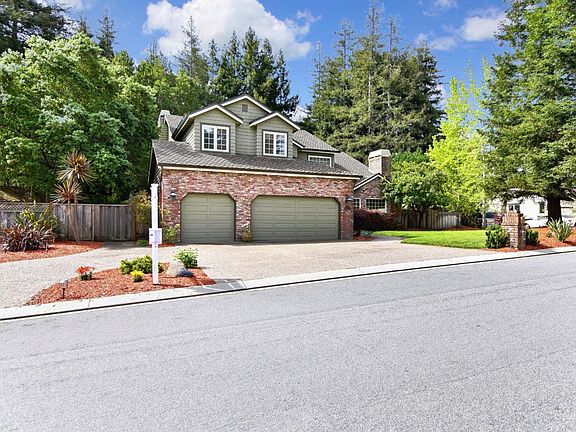 3rd image of 127 Lauren Cir
