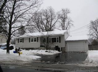 19 Gick Rd, Saratoga Springs, NY 12866