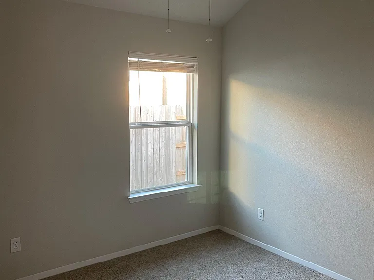 152 Shugart St — Photo 8